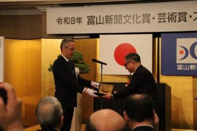 103704_02.jpg 103704_02.jpg