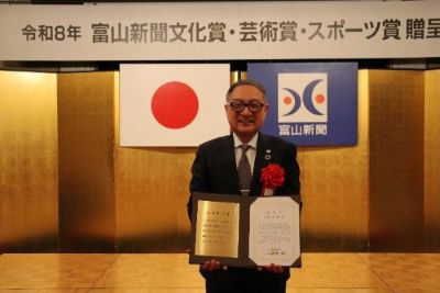 103704_04.jpg 103704_04.jpg